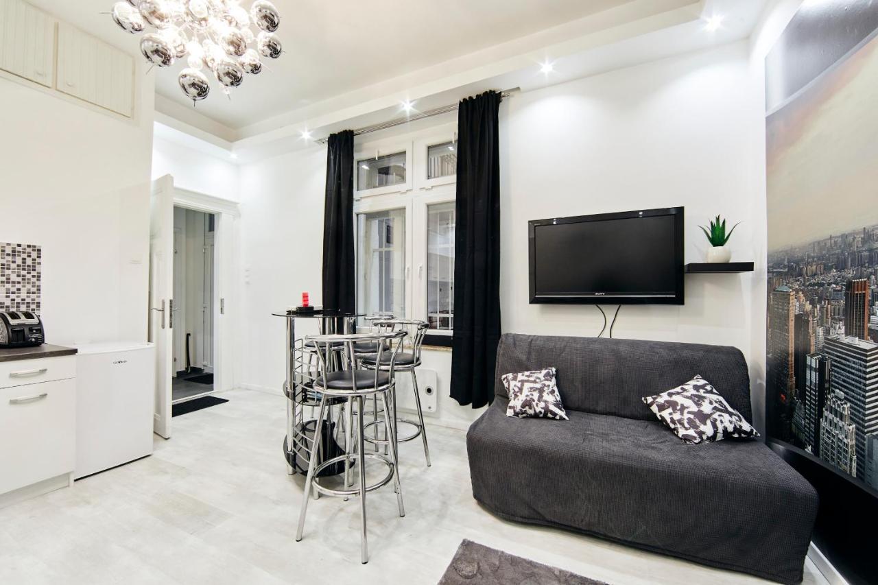 Garibaldi Apartment Budapest Exterior photo